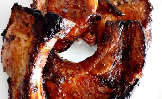 Côtelettes de porc marinées au gingembre frais