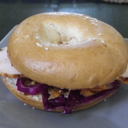 bagel au chou rouge façon asiatique