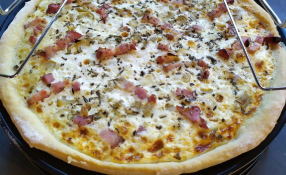 Pizza crème lardon