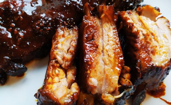 Travers de porcs caramélisés à l'asiatique