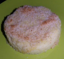 Gâteau de semoule à la noix de coco et à la fleur d'oranger