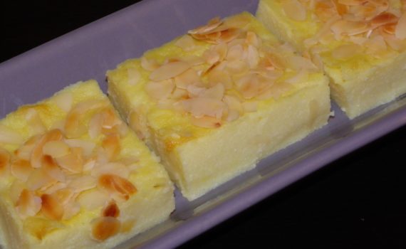 Gâteau de semoule à l'amande et la fleur d'oranger