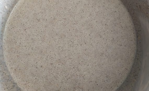 Pâte à crêpe au sarrasin et à la bière